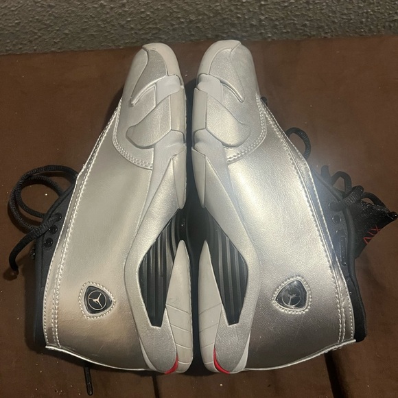 Jordan 14 Retro Metallic Silver fits kids size 5 Preowned - Picture 1 of 7